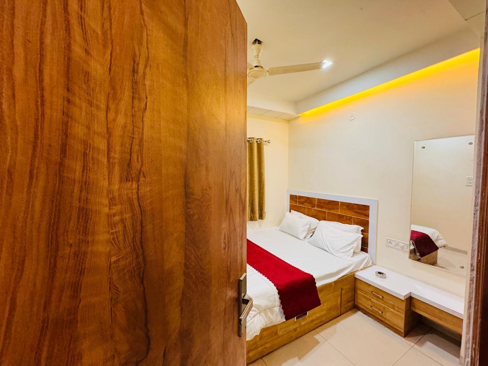 Home Escape 1Bhk Apartment Near Bombay Hospital Indore Exterior foto